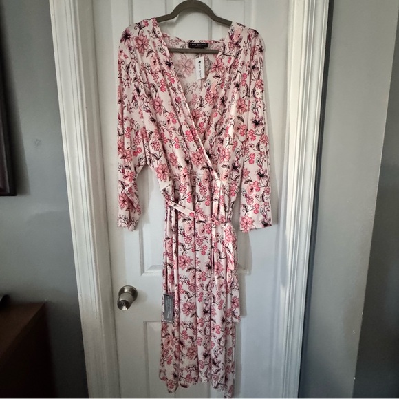 Lane Bryant 3/4-Sleeve Faux-Wrap Jersey Midi Dress pink floral 26/28 NWT - Picture 4 of 15